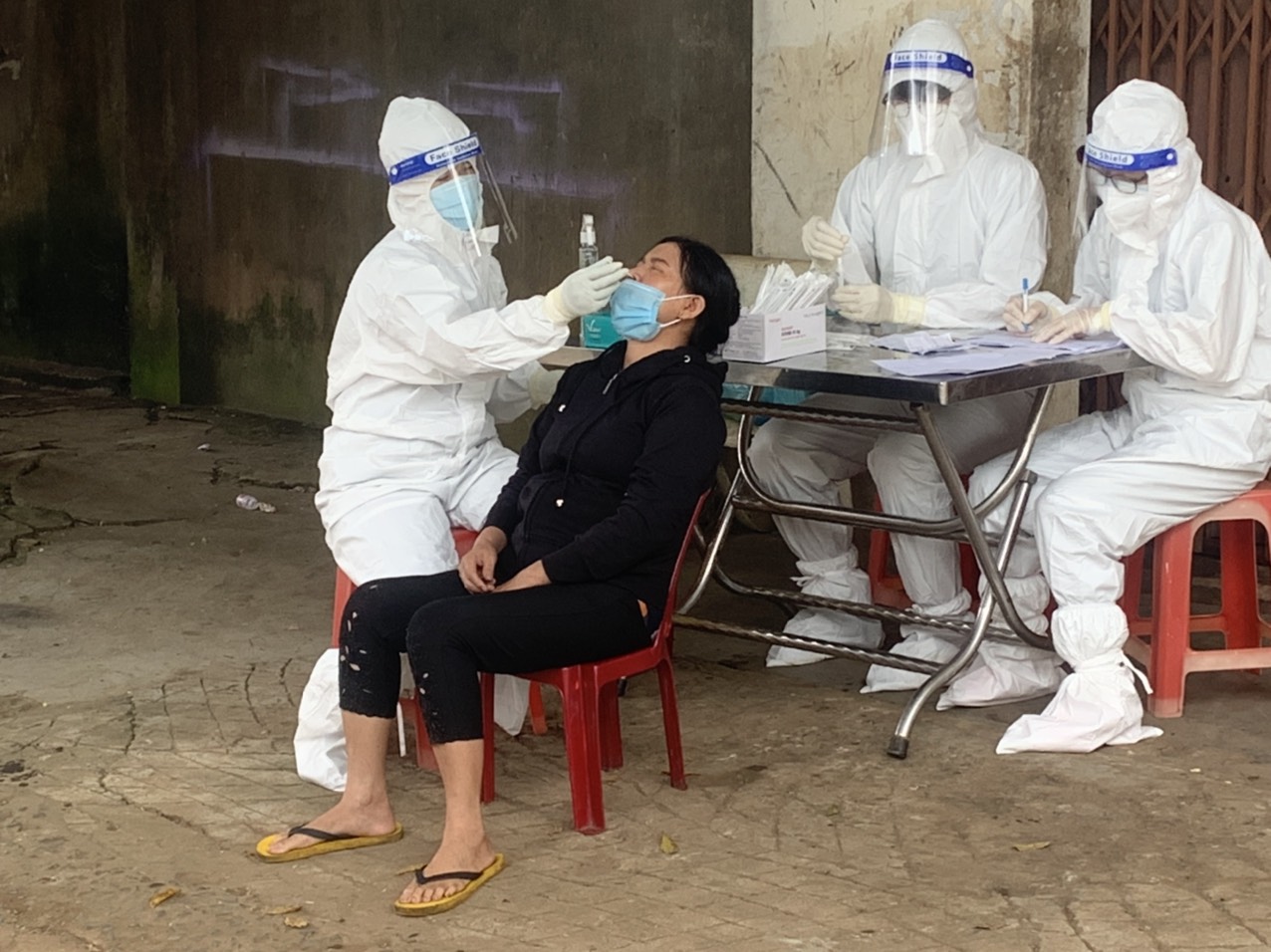 Thành phố Buôn Ma Thuột tiếp tục tạm dừng các hoạt động dịch vụ có nguy cơ, kể cả cắt tóc