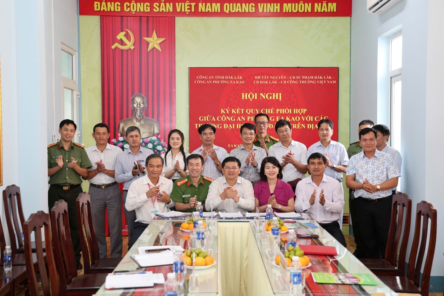 CÔNG AN PHƯỜNG EA KAO KÝ KẾT QUY CHẾ PHỐI HỢP VỚI CÁC TRƯỜNG ĐẠI HỌC, CAO ĐẲNG TRONG CÔNG TÁC BẢO ĐẢM AN NINH, TRẬT TỰ TRÊN ĐỊA BÀN