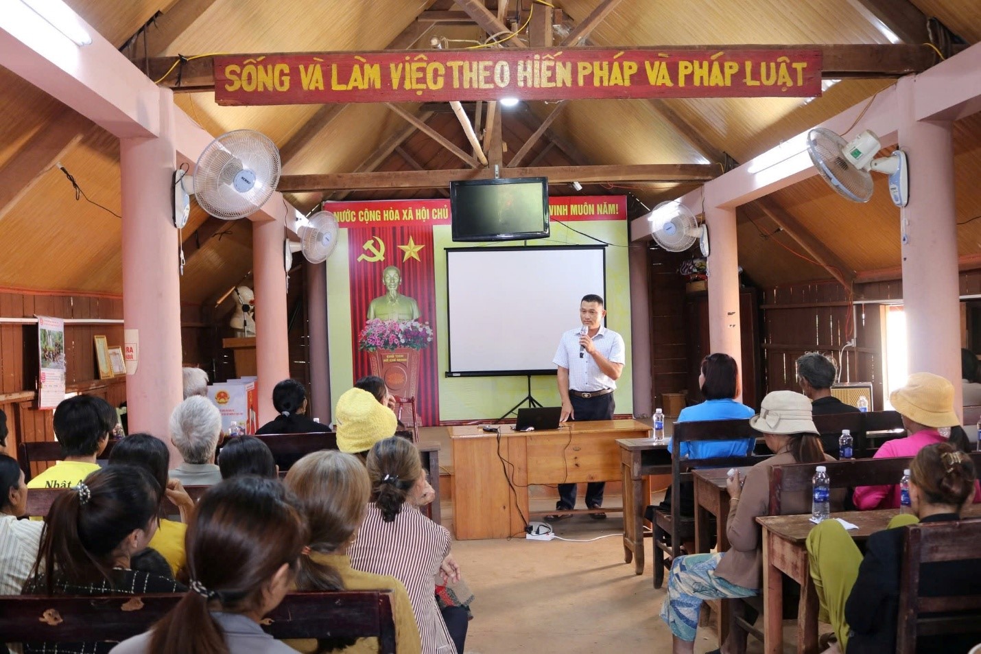 PHƯỜNG EA KAO ĐẨY MẠNH TUYÊN TRUYỀN CHÍNH SÁCH BHXH, BHYT - LAN TỎA AN SINH ĐẾN TỪNG NGƯỜI DÂN