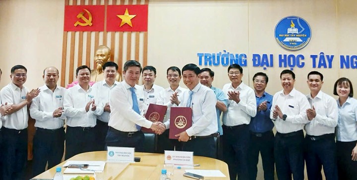 PHƯỜNG EA KAO VÀ TRƯỜNG ĐẠI HỌC TÂY NGUYÊN KÝ KẾT HỢP TÁC TOÀN DIỆN GIAI ĐOẠN 5 NĂM