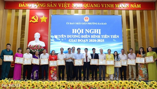 Phường Ea Kao tổ chức thành công Hội nghị tuyên dương điển hình tiên tiến giai đoạn 2020-2025